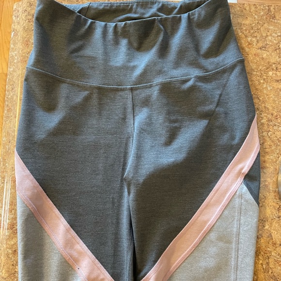 Old Navy active workout leggings - Picture 7 of 11